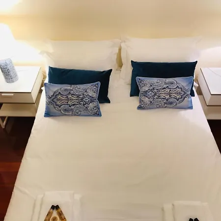 Golden View By Homie Funchal (Madeira)